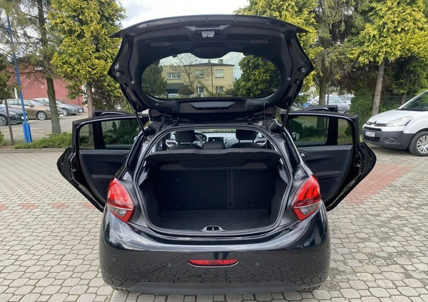 Peugeot 208 cena 35900 przebieg: 123000, rok produkcji 2017 z Dobczyce małe 562